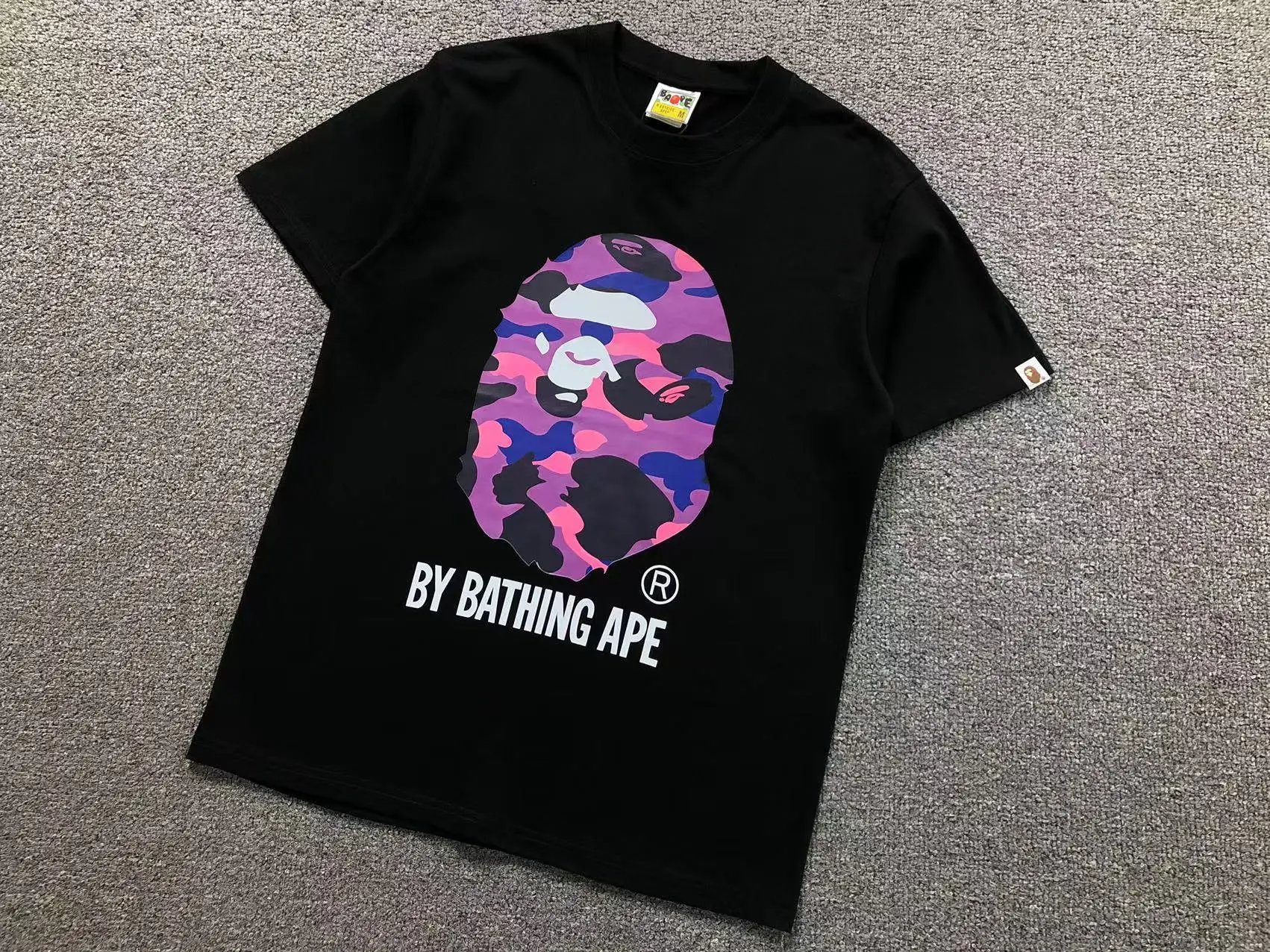 A Bathing Ape T-Shirts Short-Sleeve Graphic Print — 749 black
