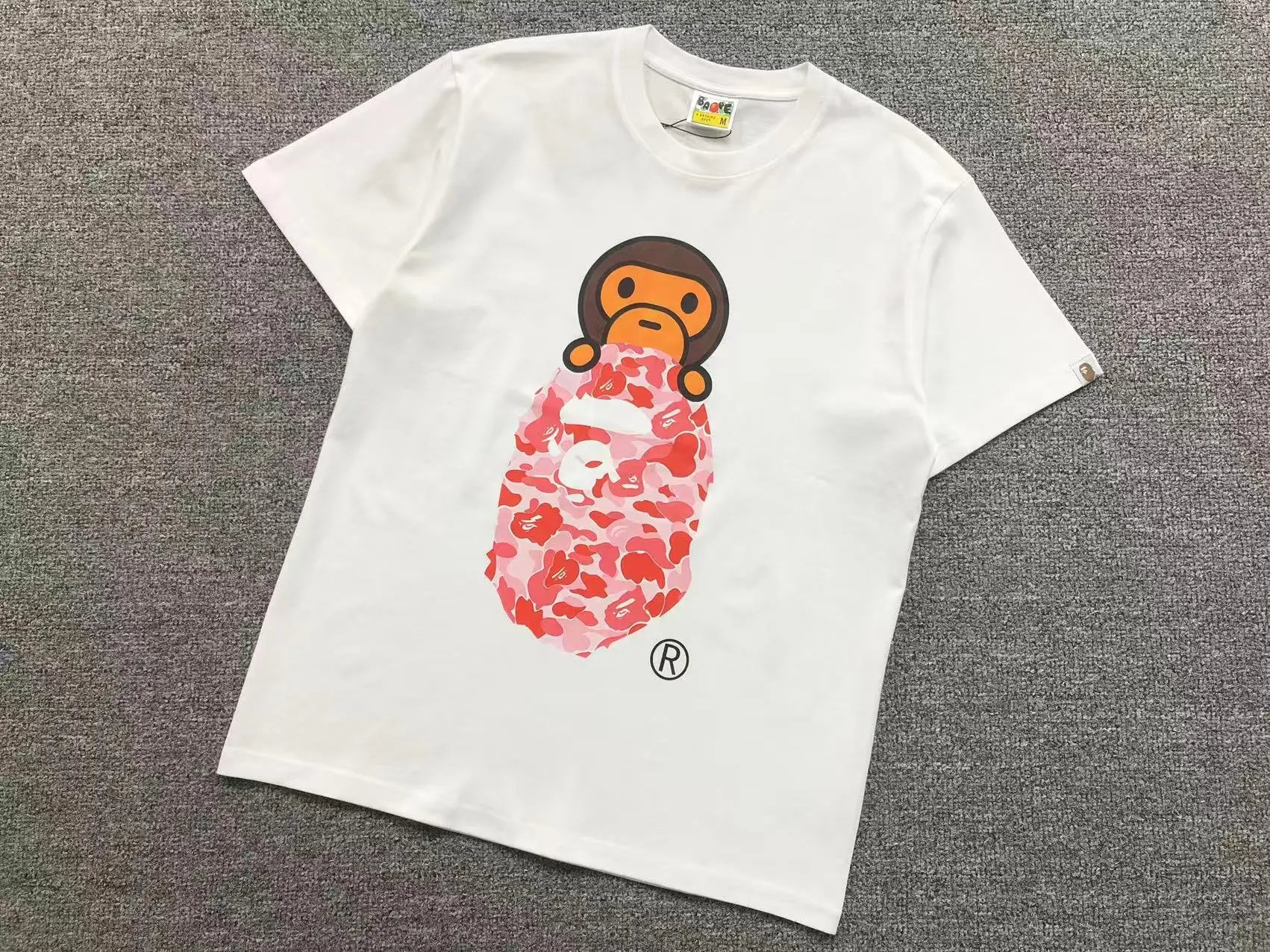 A Bathing Ape T-Shirts Graphic Print — 752 white