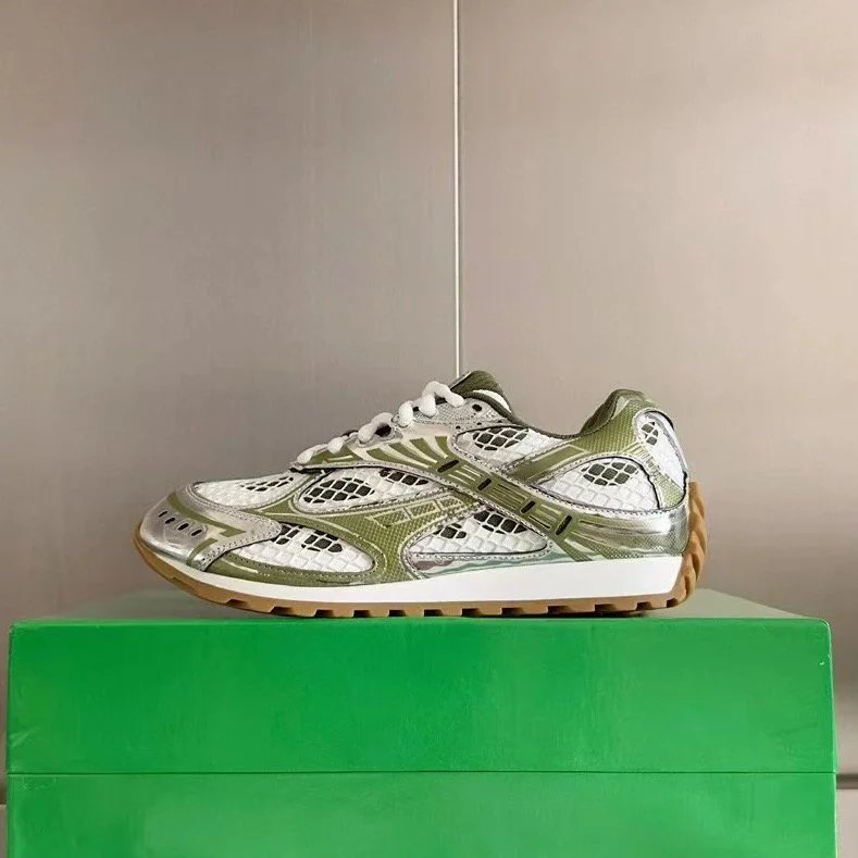Unbranded Sneakers Mesh-panel low-top with metallic overlays image 4