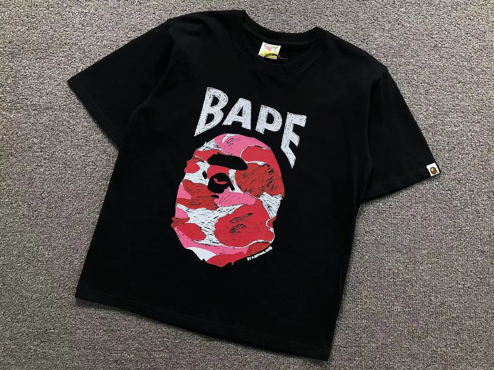 A Bathing Ape T-Shirts Graphic Print — 765 black