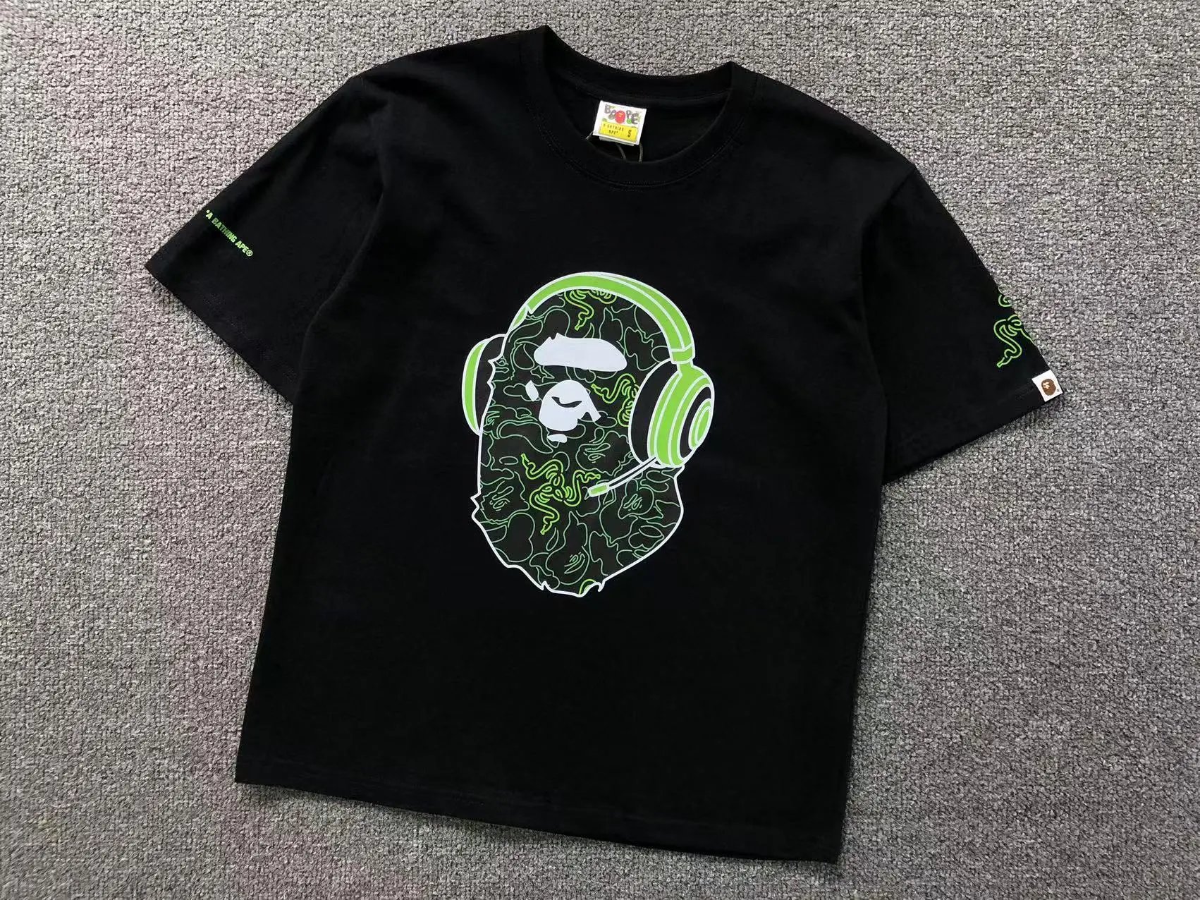 A Bathing Ape T-Shirts Graphic Print — 769 black