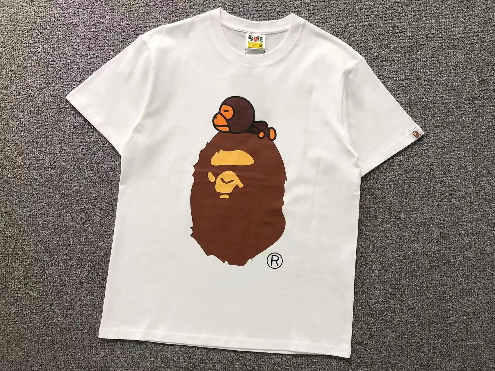 A Bathing Ape T-Shirts Short-Sleeve Graphic Print — 740 white