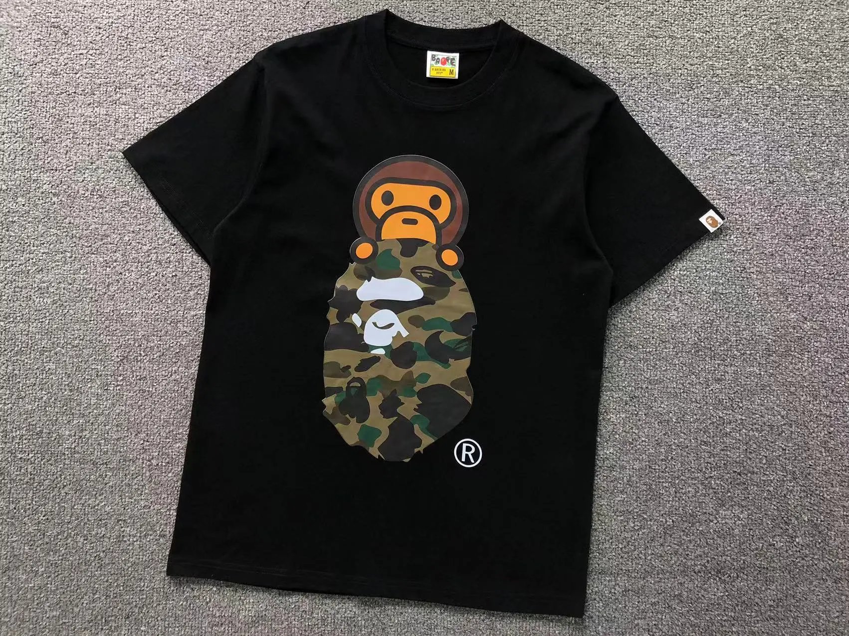 A Bathing Ape T-Shirts Short-Sleeve Graphic Print — 746 black