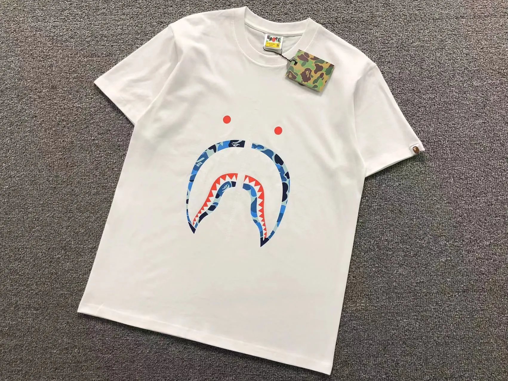 A Bathing Ape T-Shirts Short-Sleeve Graphic Print — 732 white