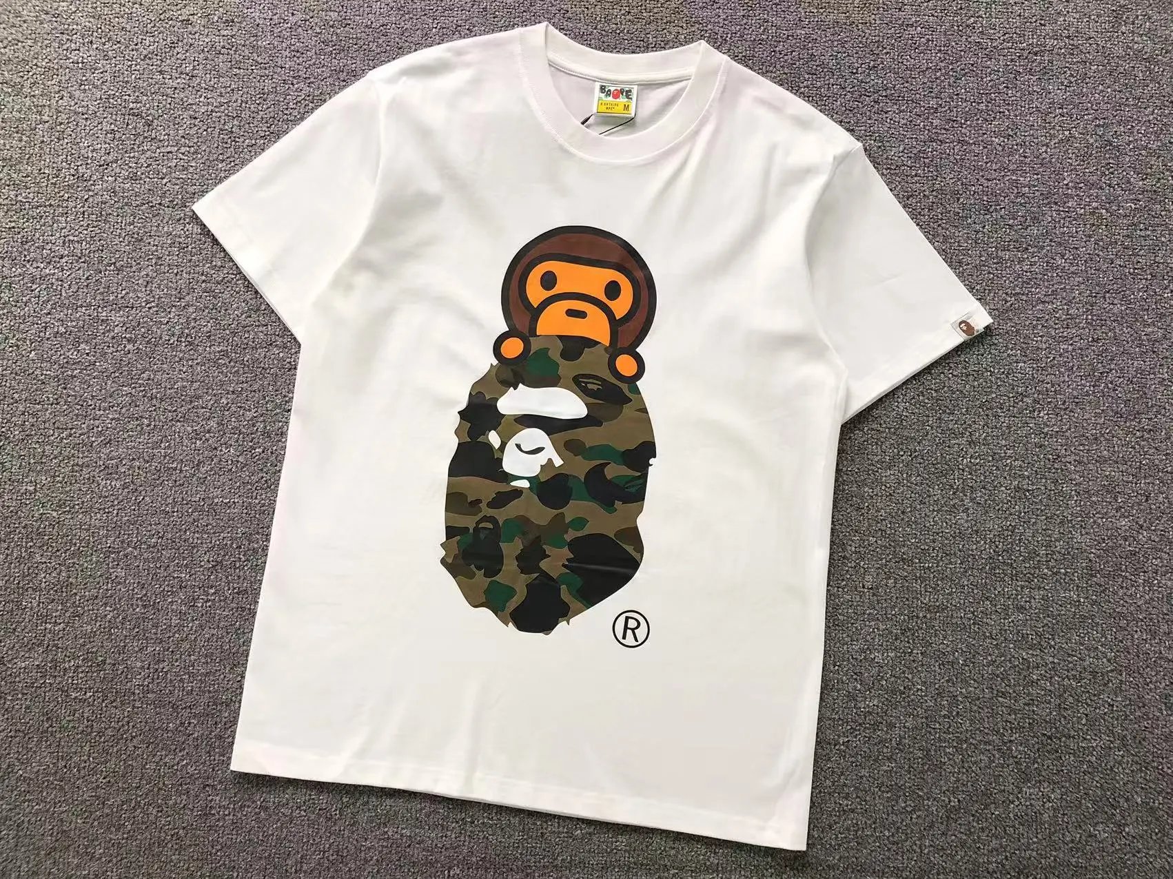 A Bathing Ape T-Shirts Short-Sleeve Graphic Print — 746 white