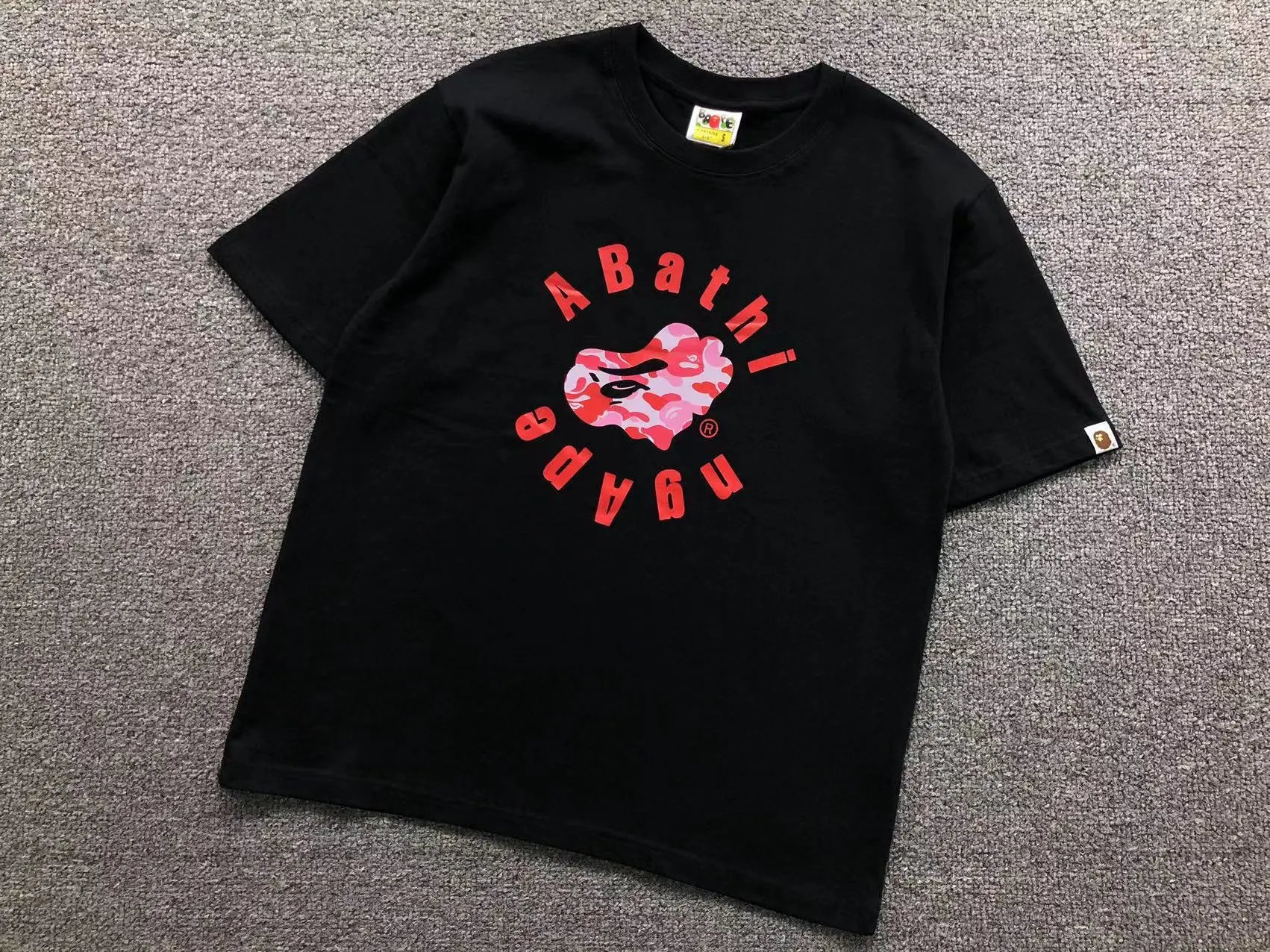 A Bathing Ape T-Shirts Graphic Print — 764 black