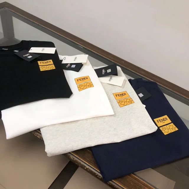 Fendi T-Shirts Short-Sleeve Logo Print product detail image 2