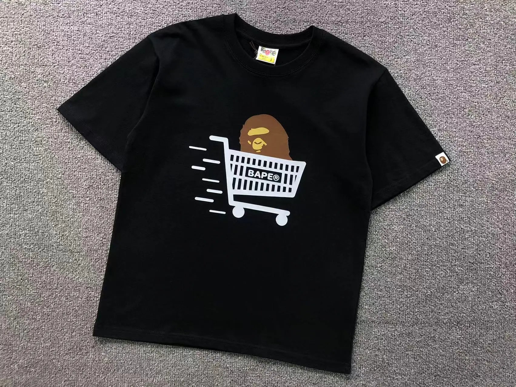 A Bathing Ape T-Shirts Graphic Print — 768 black