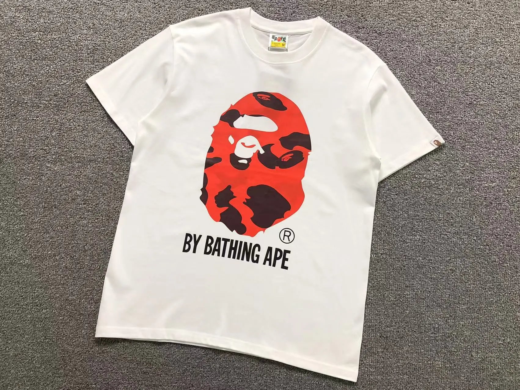 A Bathing Ape T-Shirts Graphic Print — 751 white