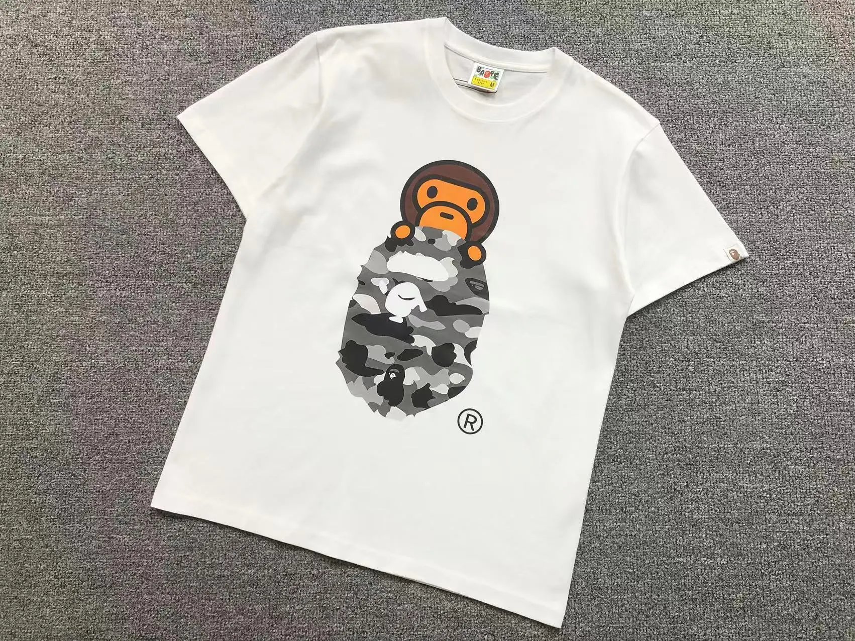 A Bathing Ape T-Shirts Graphic Print — 754 White