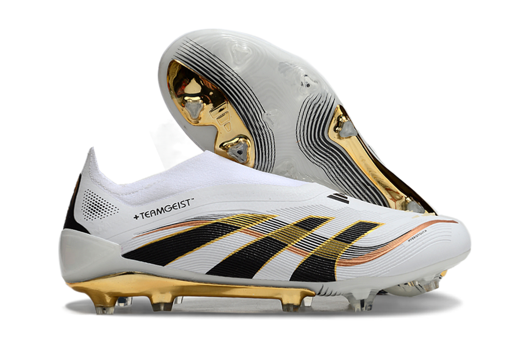 Nike Football Cleats — 010