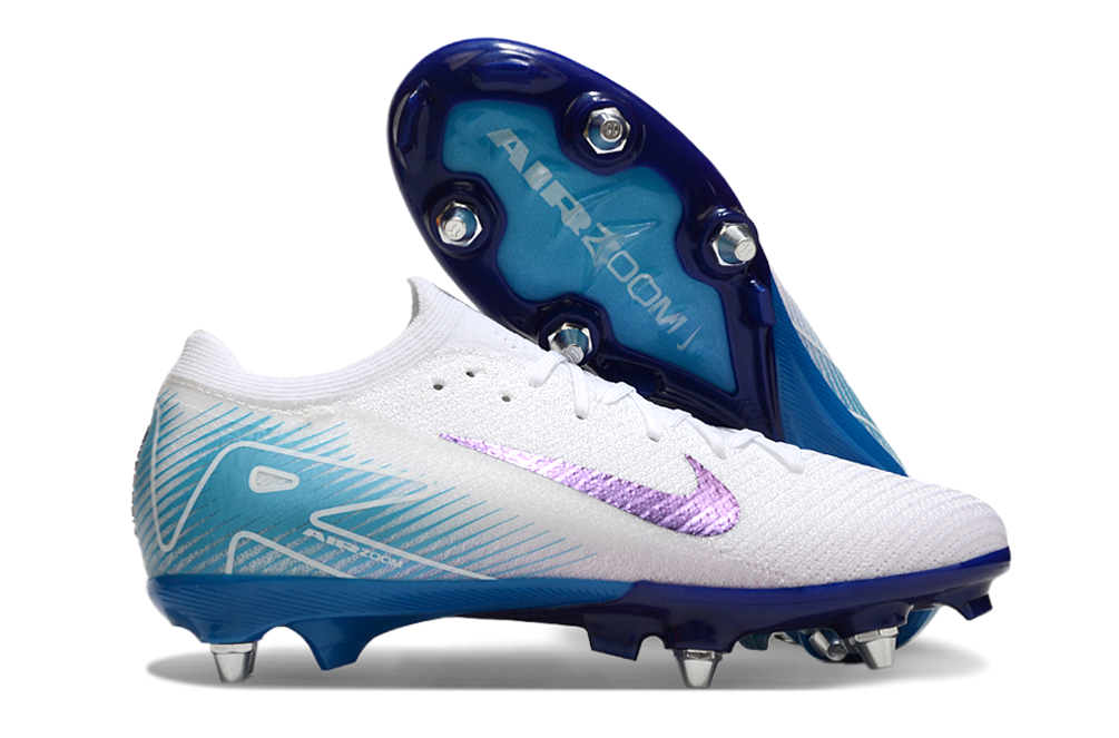 Nike Football Cleats — 025
