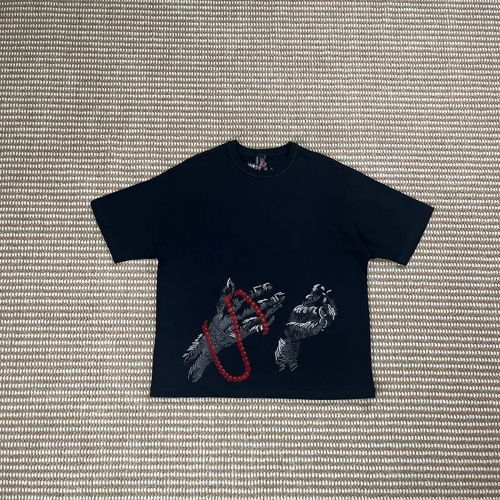 Derschutze T-Shirts Embroidered Graphic Short-Sleeve T-Shirt — Bracelet / Black [Short Sleeve]