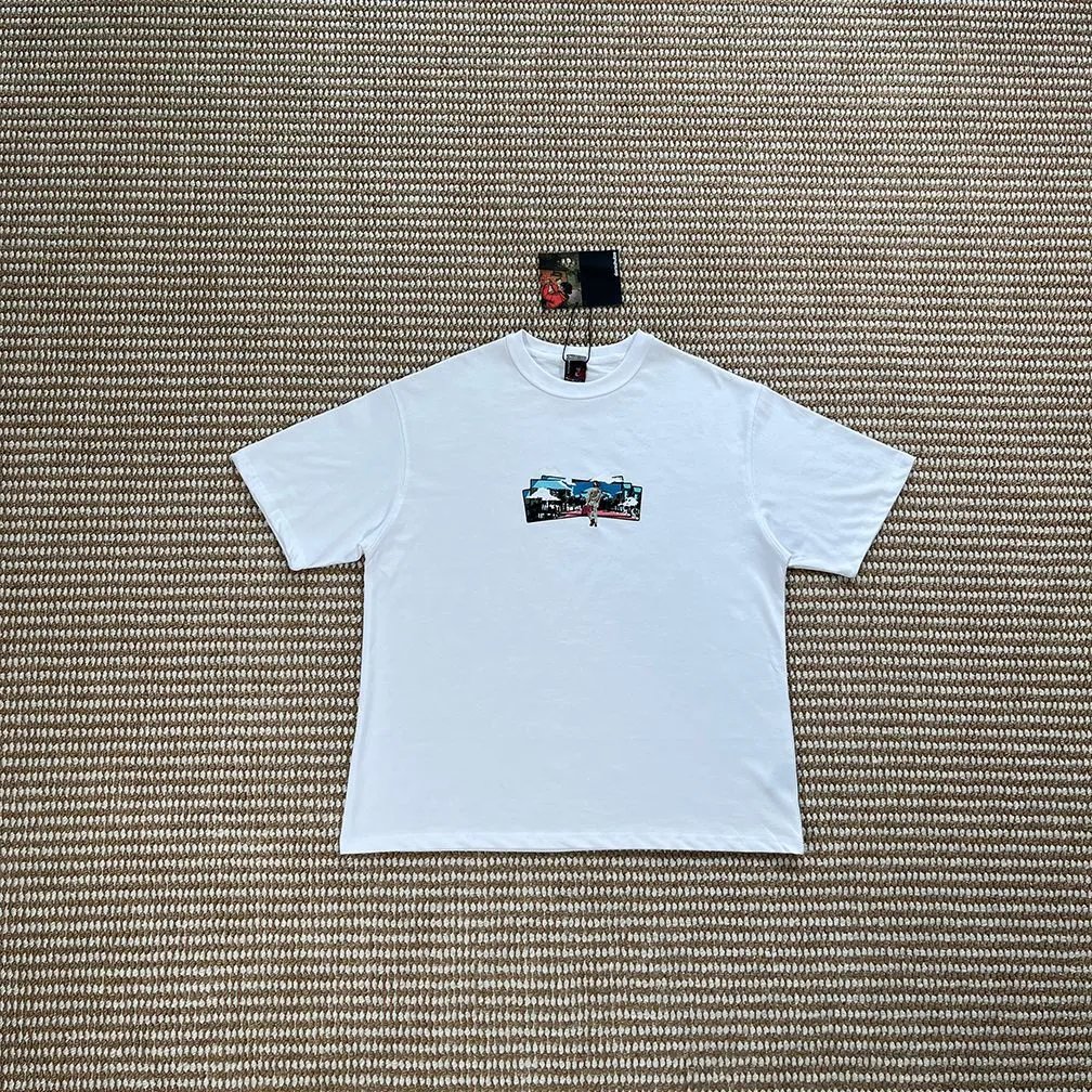 Derschutze T-Shirts Embroidered Graphic Short-Sleeve T-Shirt — City / White [Short Sleeve]