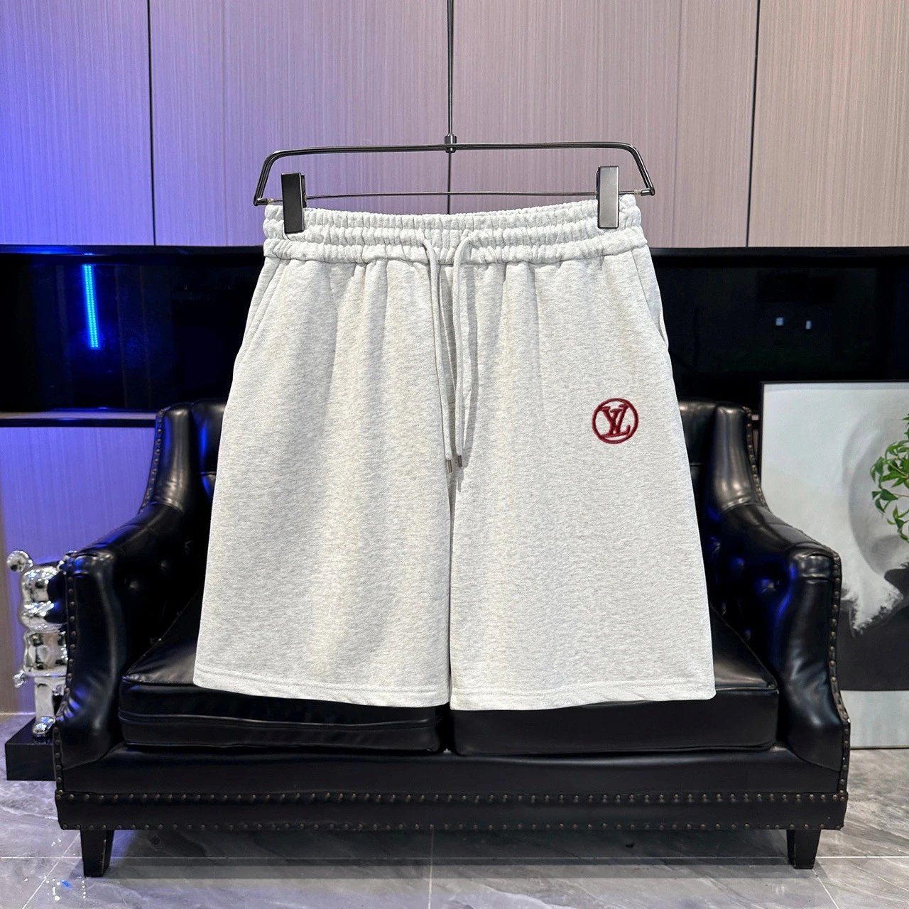 Louis Vuitton Shorts Embroidered elastic-waist — 7023 gray