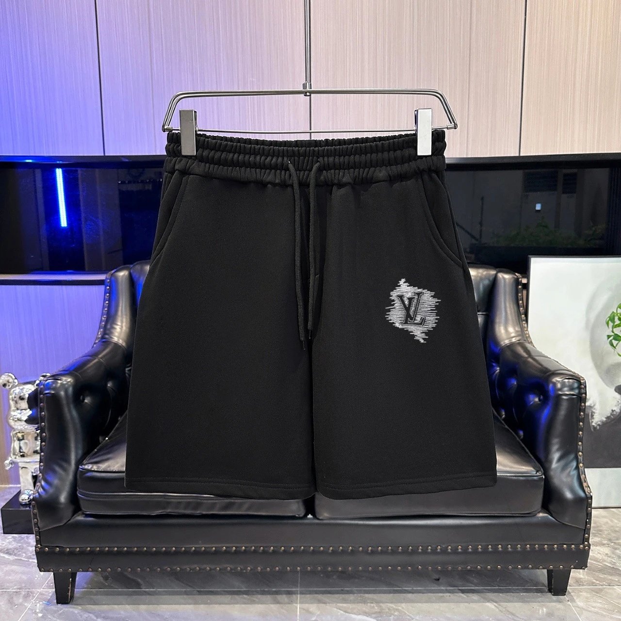 Louis Vuitton Shorts Embroidered elastic-waist — 7027 black