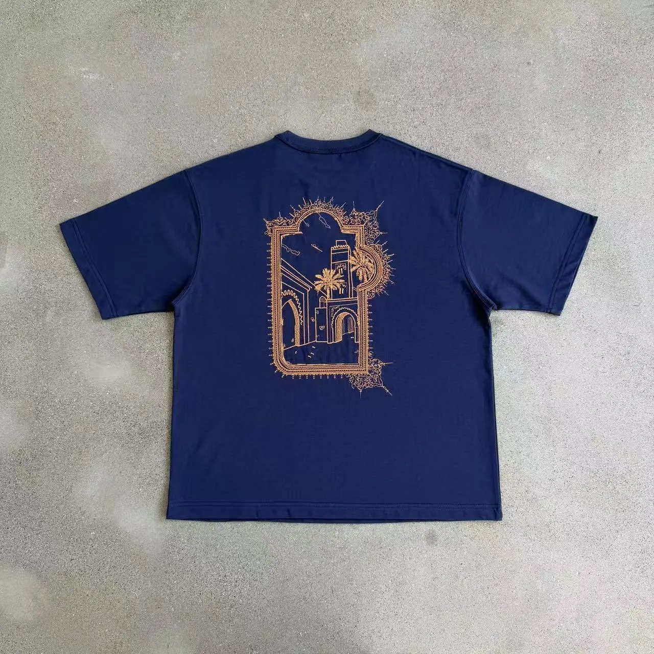 Derschutze T-Shirts Embroidered Graphic Short-Sleeve T-Shirt — Outside the Window / Blue [Short Sleeve]