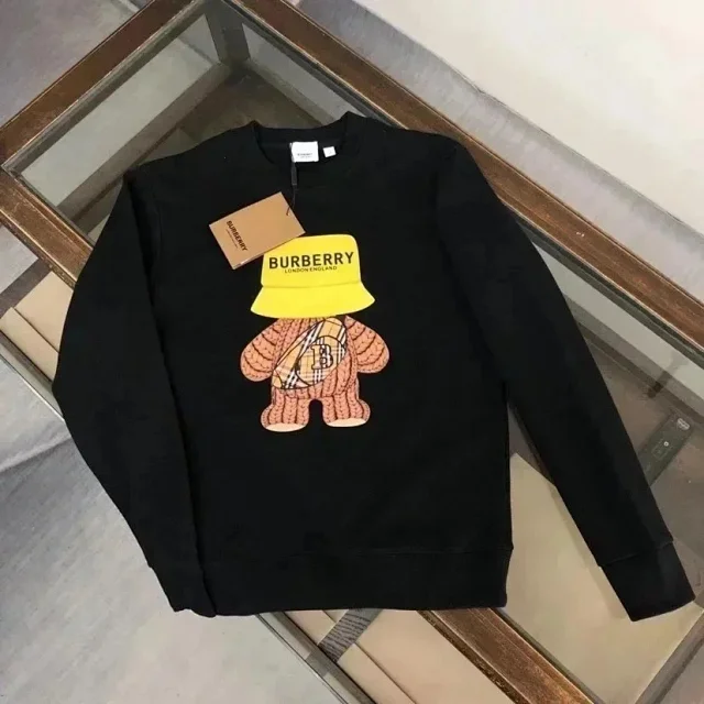 Burberry Hoodies & Sweatshirts Graphic Crewneck Sweatshirt product detail image 4