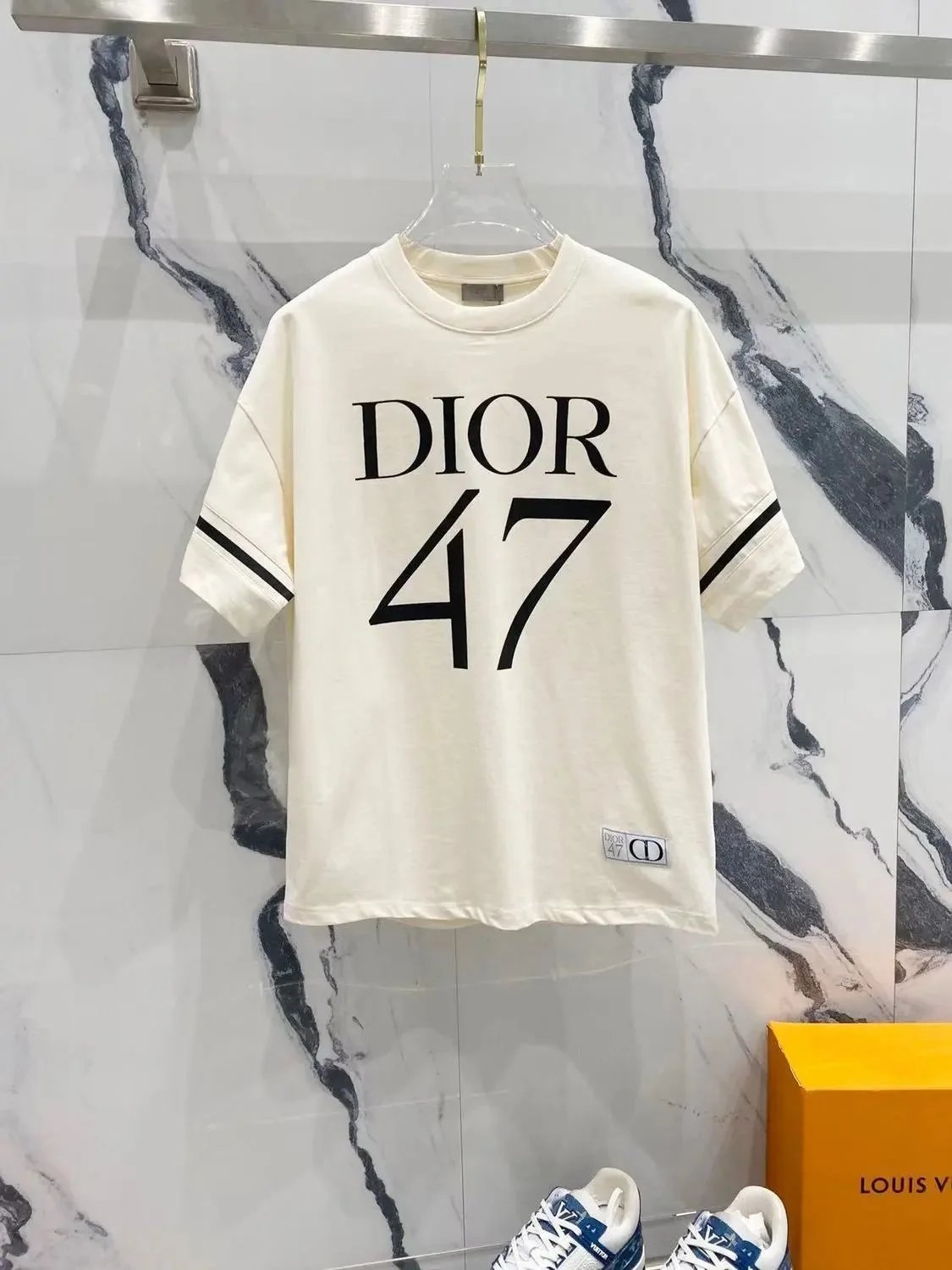 Dior T-Shirts Logo Embroidered — 23