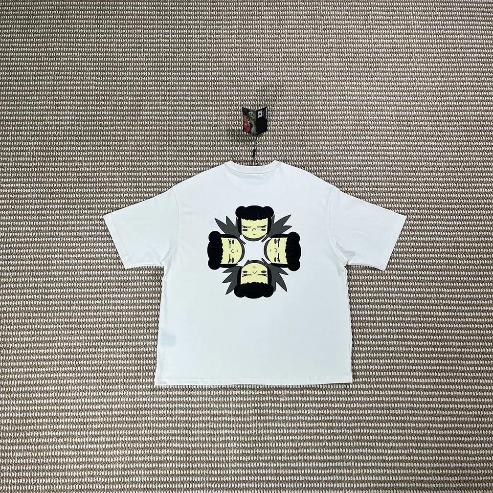Derschutze T-Shirts Embroidered Graphic Short-Sleeve T-Shirt — Bun Hairstyle / Apricot [Short Sleeve]