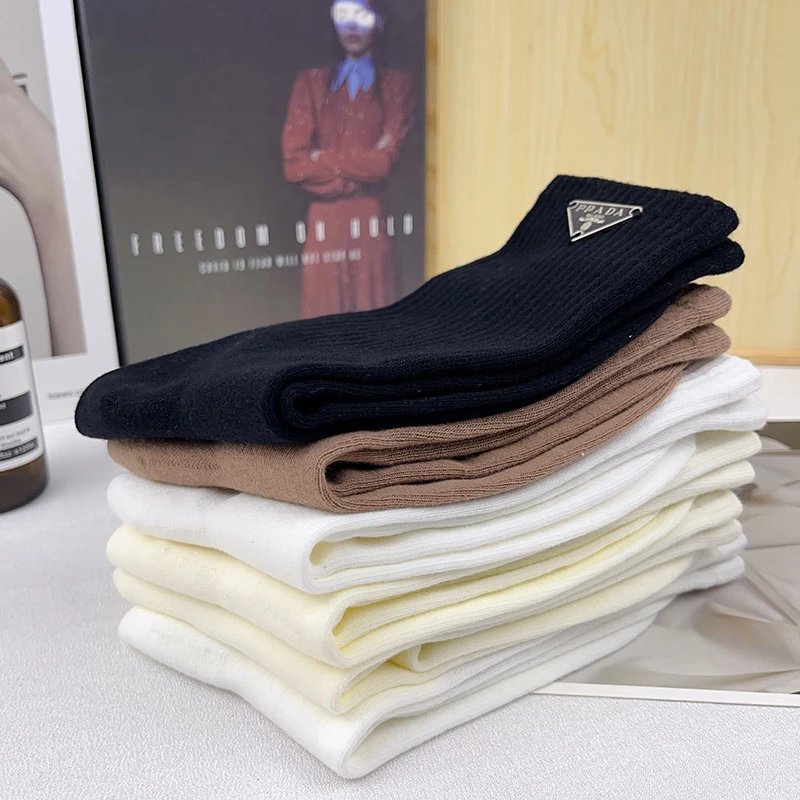 Unbranded Socks Ribbed crew with triangular logo plaque image 4