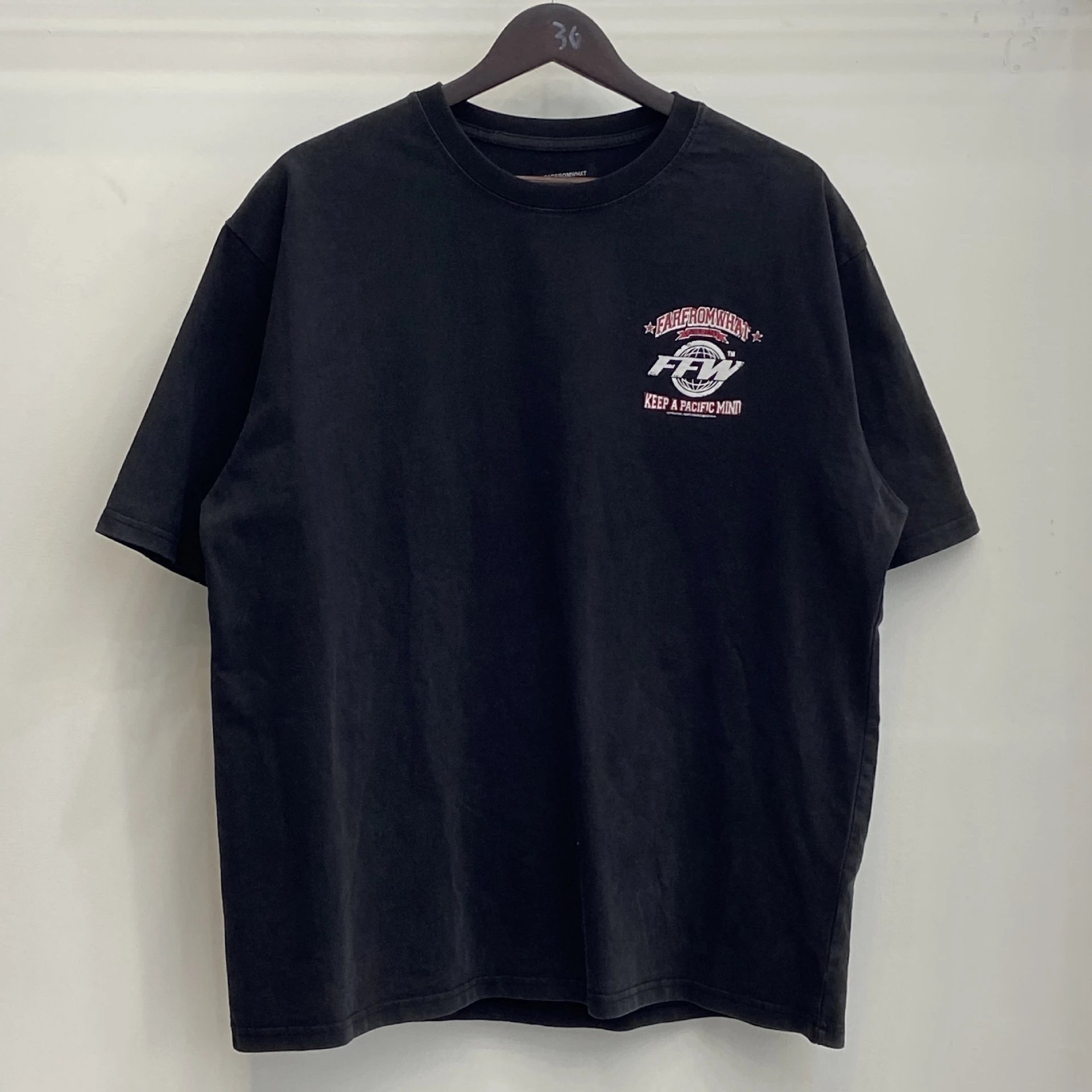 FARFROMWHAT T-Shirts Oversized graphic print — Black F36