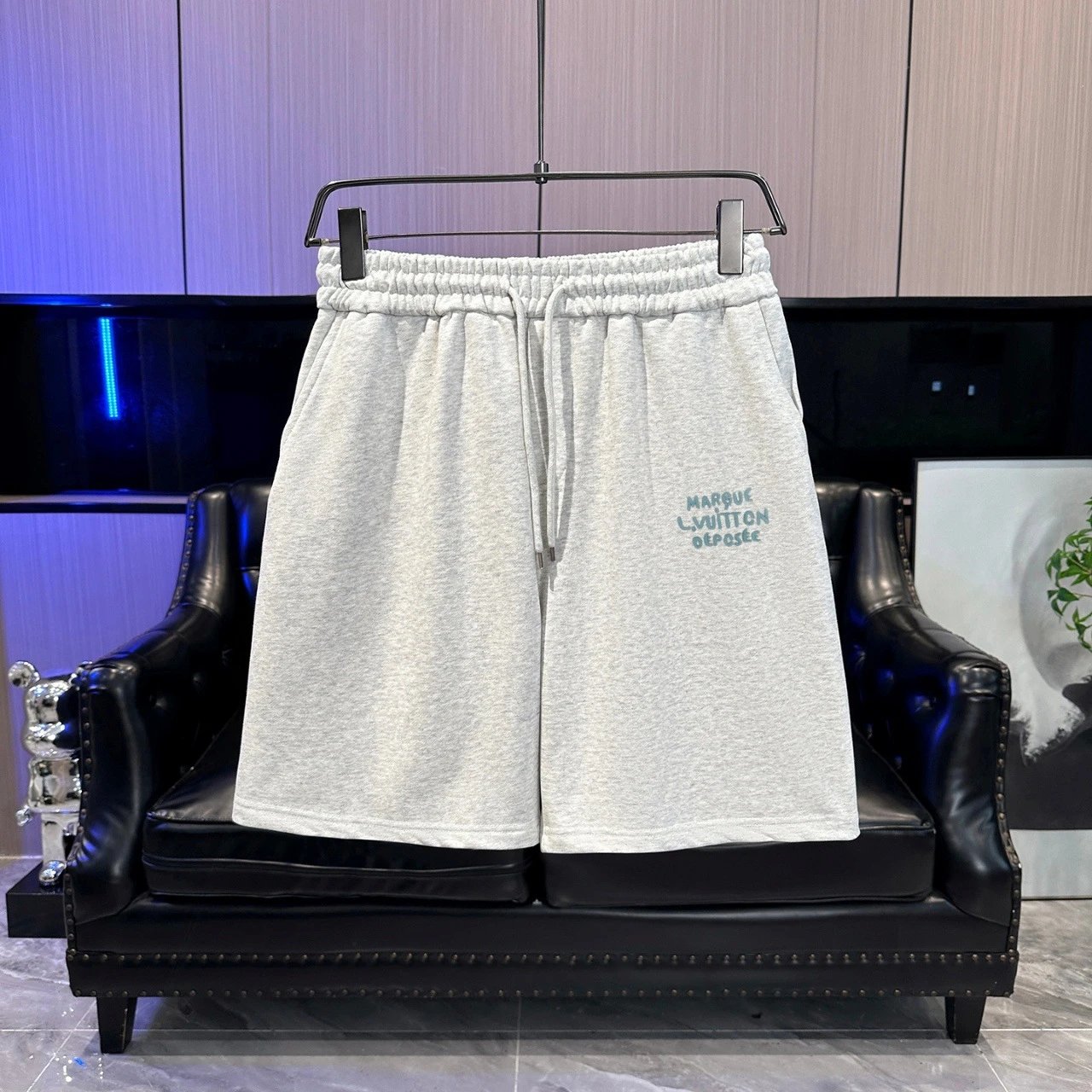 Louis Vuitton Shorts Embroidered elastic-waist — 7016 gray