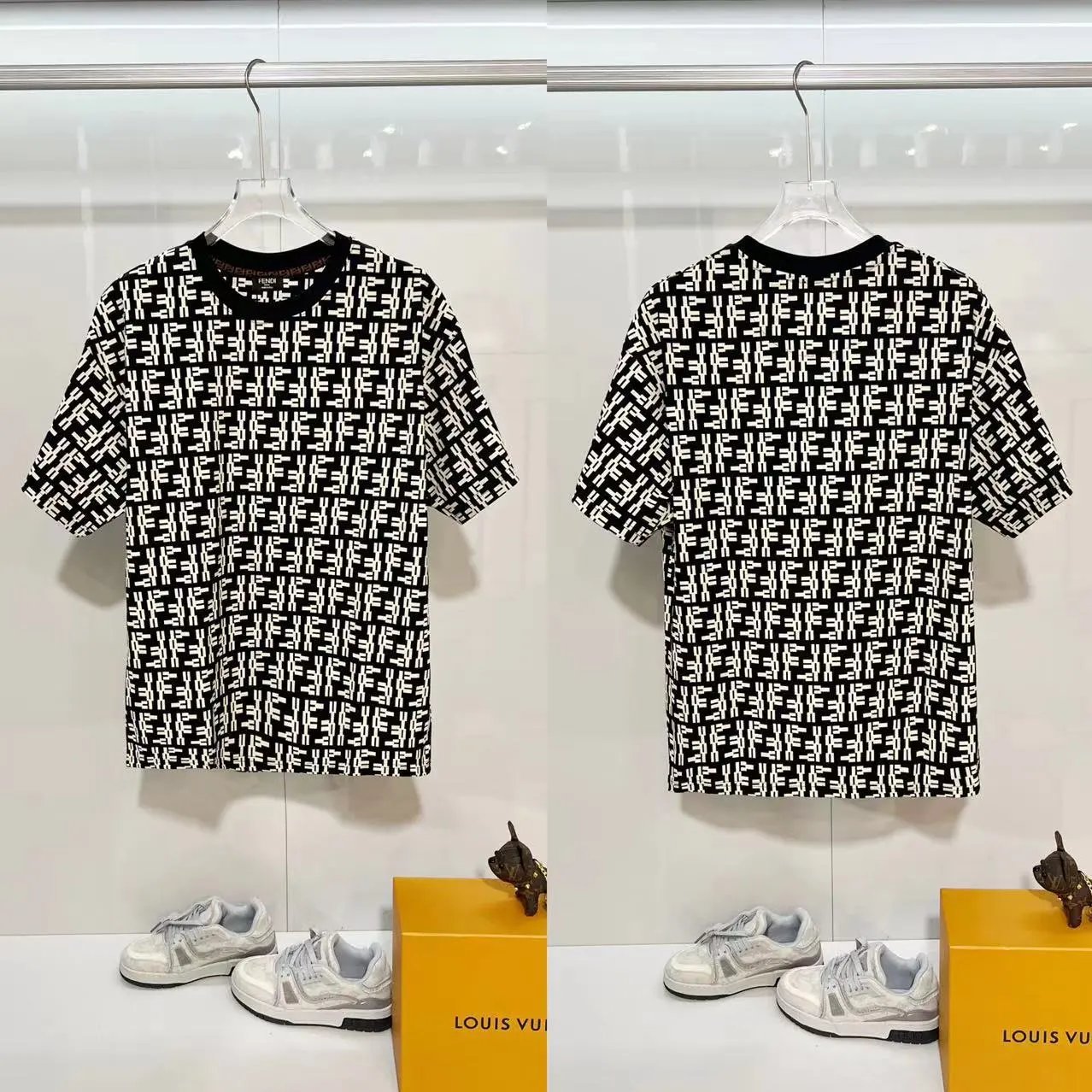 Fendi T-Shirts FF logo graphic short-sleeve T-shirt — F 01 Printed black