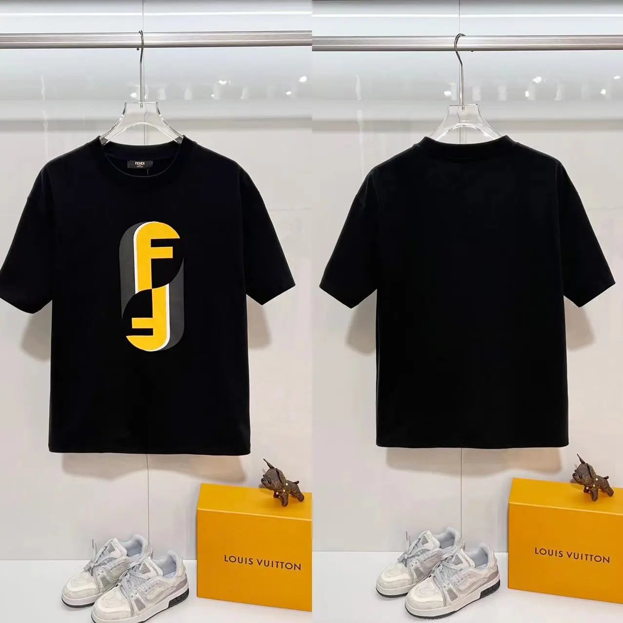 Fendi T-Shirts FF logo graphic short-sleeve T-shirt — F 13 Embossed Black