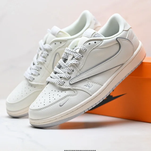 Louis Vuitton Sneakers Low-Top product detail image 8