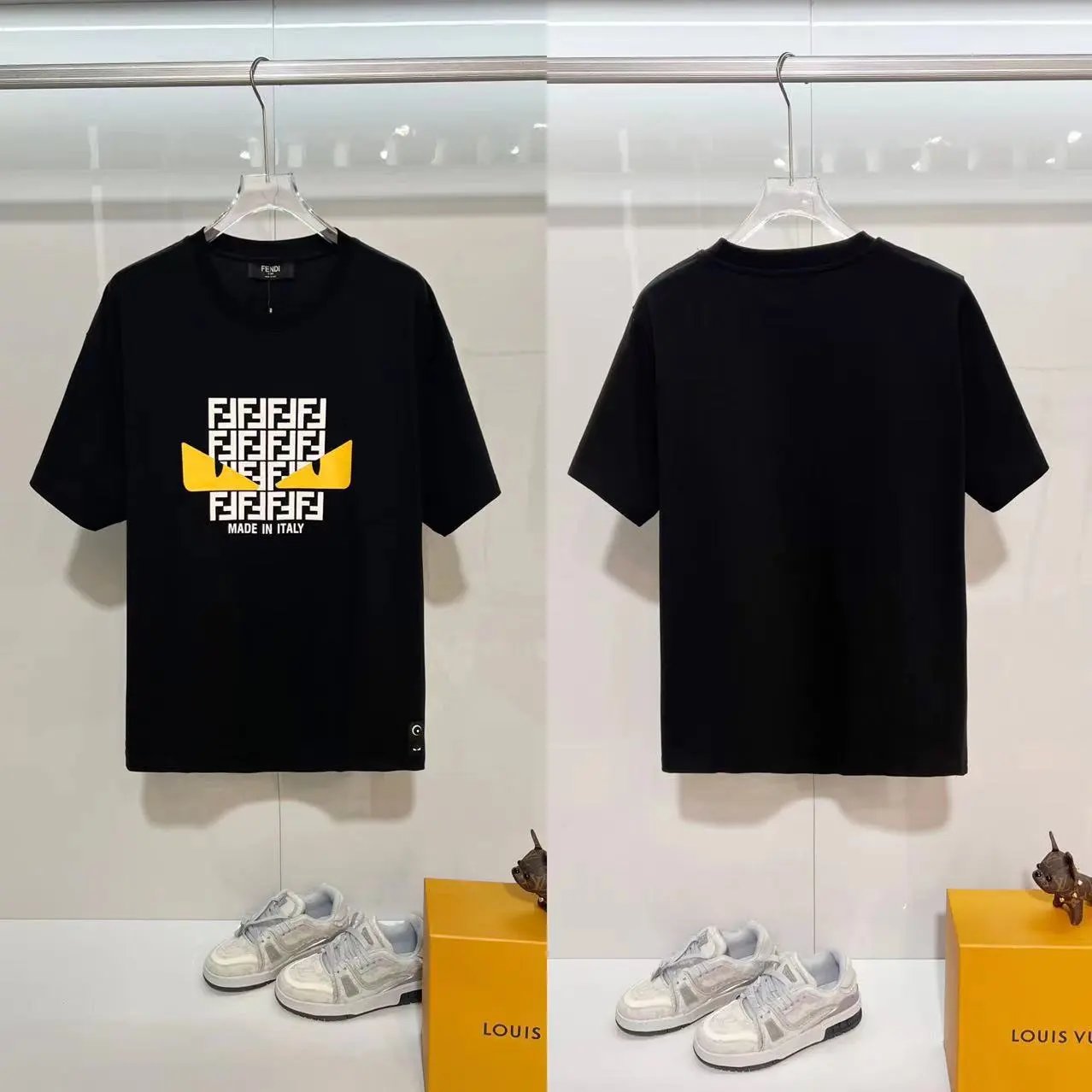 Fendi T-Shirts FF logo graphic short-sleeve T-shirt — F 12 Three-dimensional black