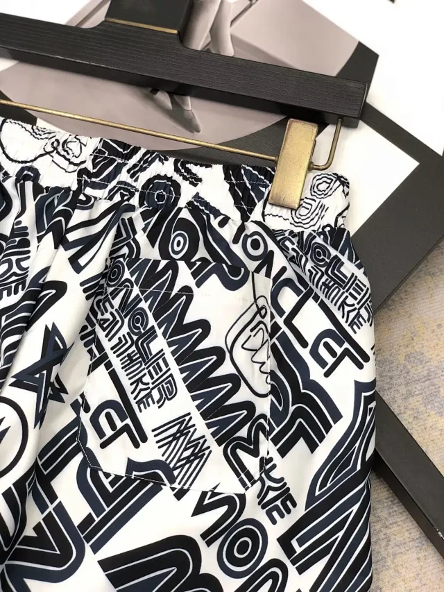Moncler Shorts Drawstring logo-print product detail image 7
