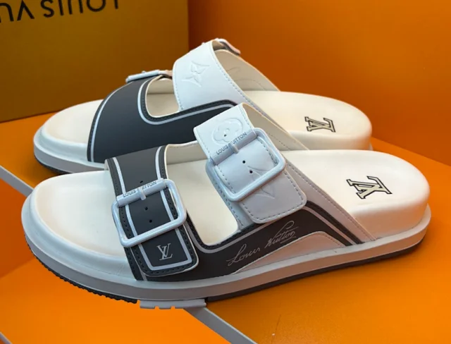Louis Vuitton Slippers Monogram two-buckle slide sandals product detail image 6