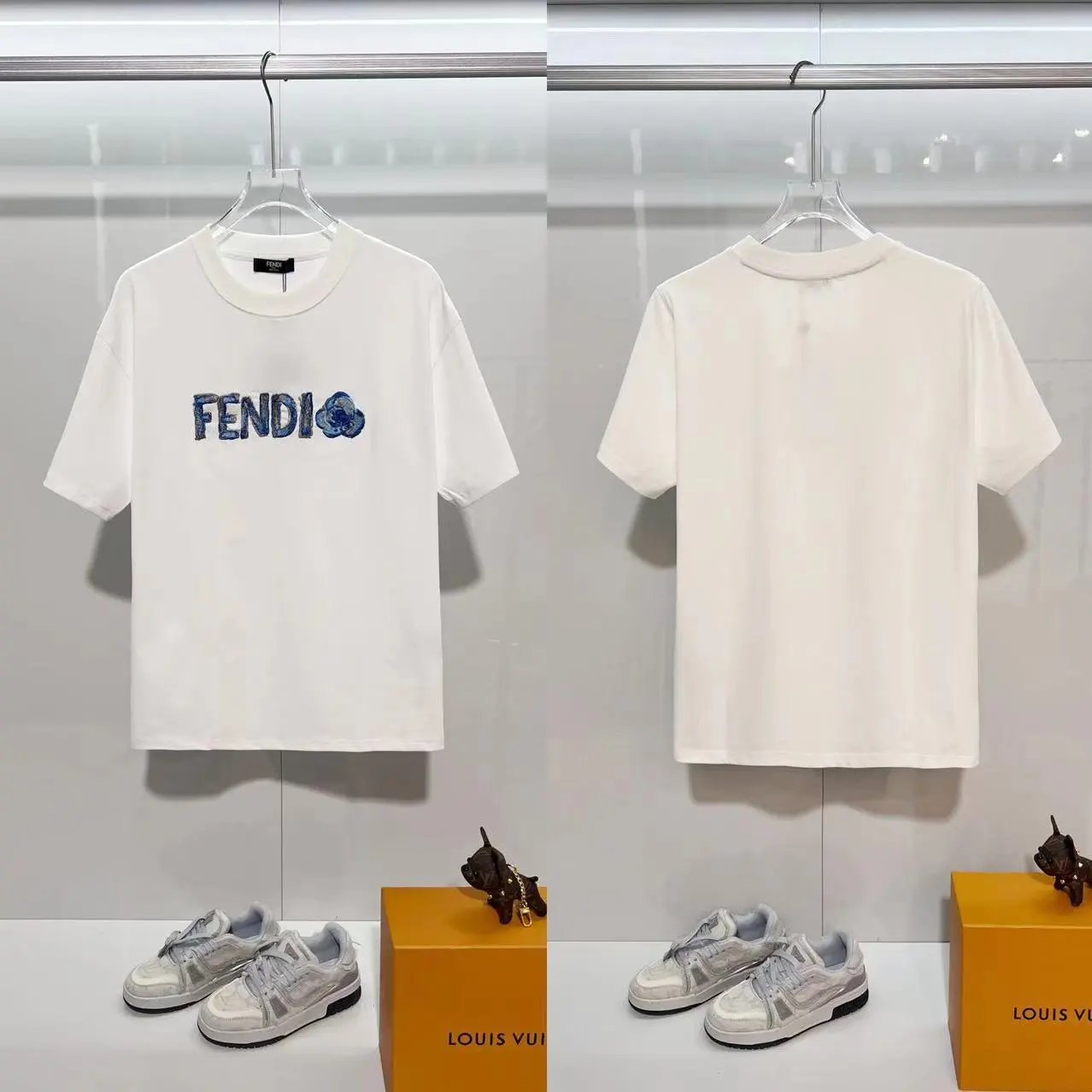 Fendi T-Shirts FF logo graphic short-sleeve T-shirt — F 11 embroidered white