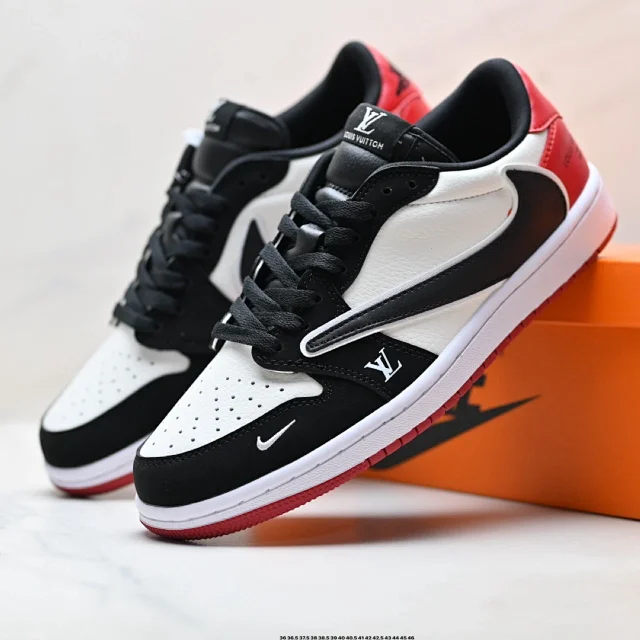 Louis Vuitton Sneakers Low-Top product detail image 12