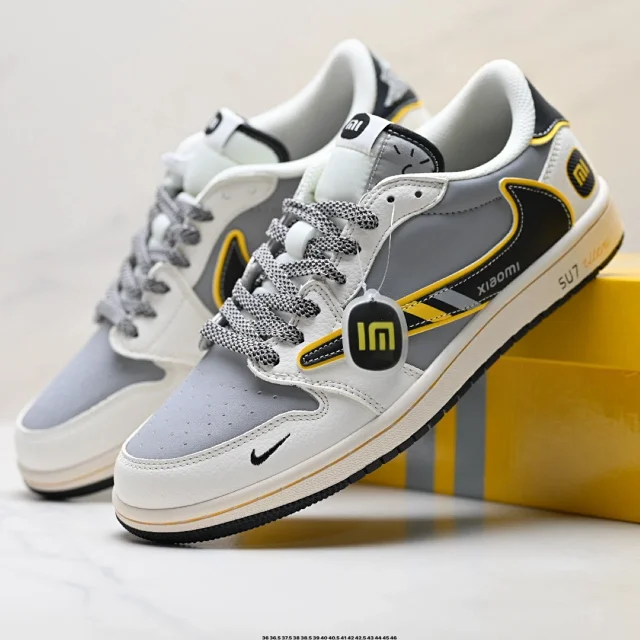 Louis Vuitton Sneakers Low-Top product detail image 6