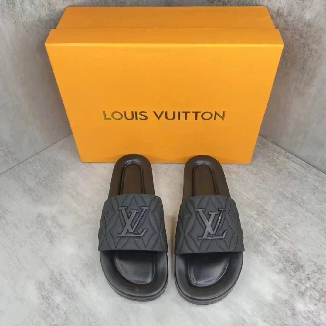 Louis Vuitton Slippers 27LZ-1 — 33