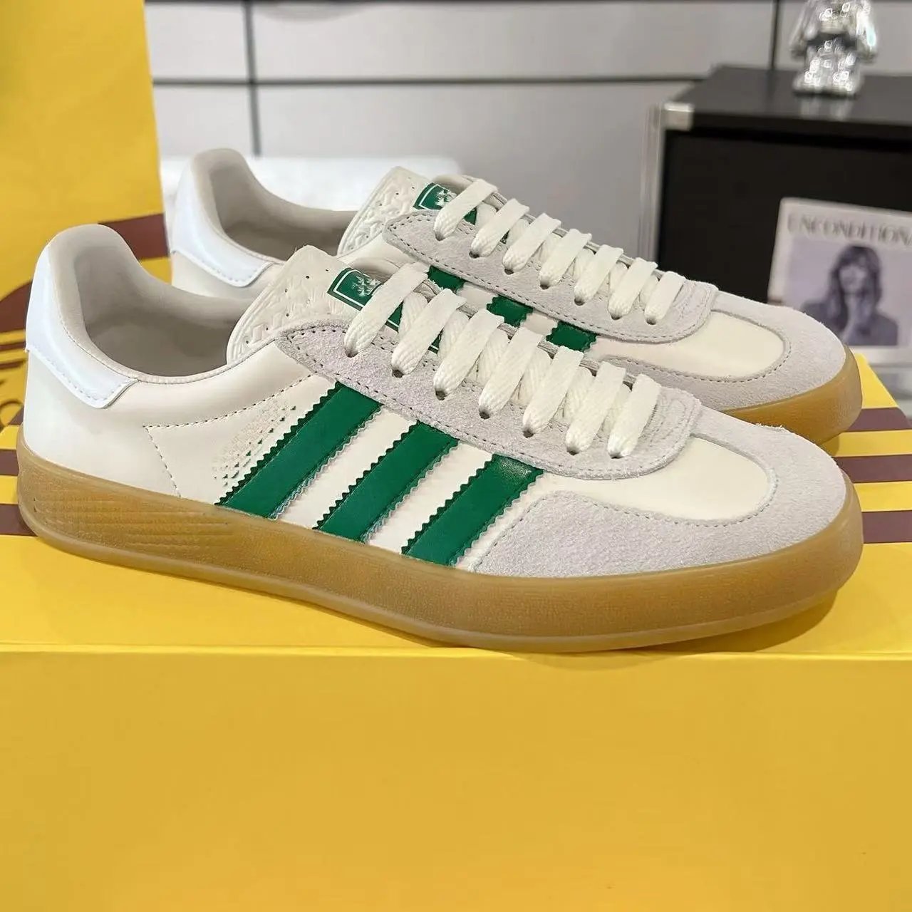 Adidas Sneakers Gucci x Gazelle low-top three-stripe — Style 1