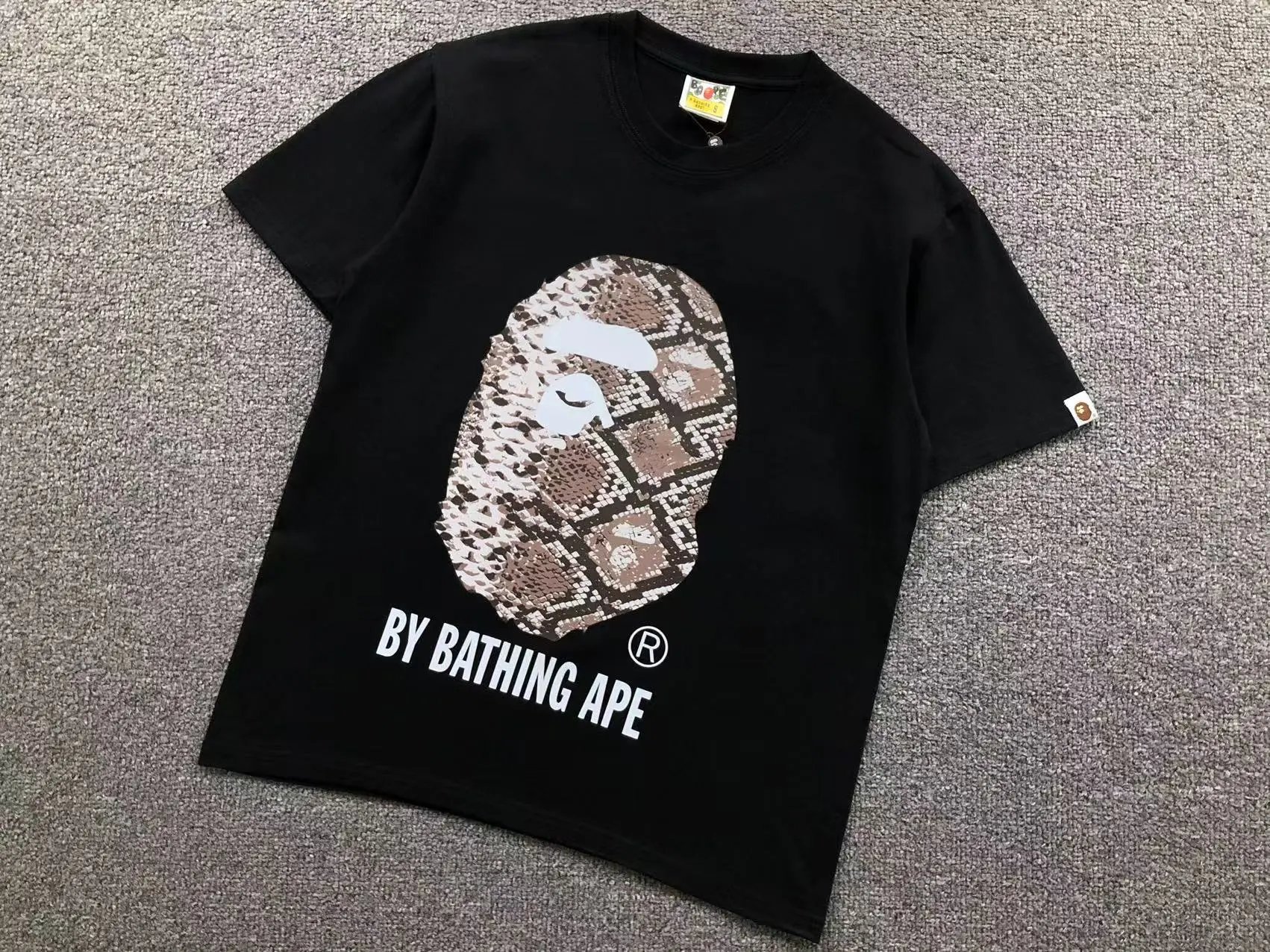 BAPE T-Shirts Short-Sleeve Graphic Print — 437 black