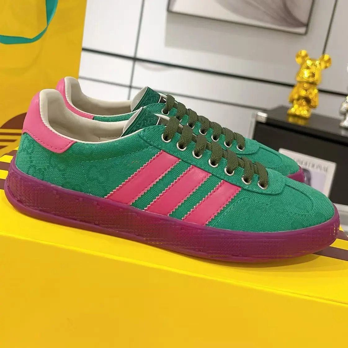 Adidas Sneakers Gucci x Gazelle low-top three-stripe image 3
