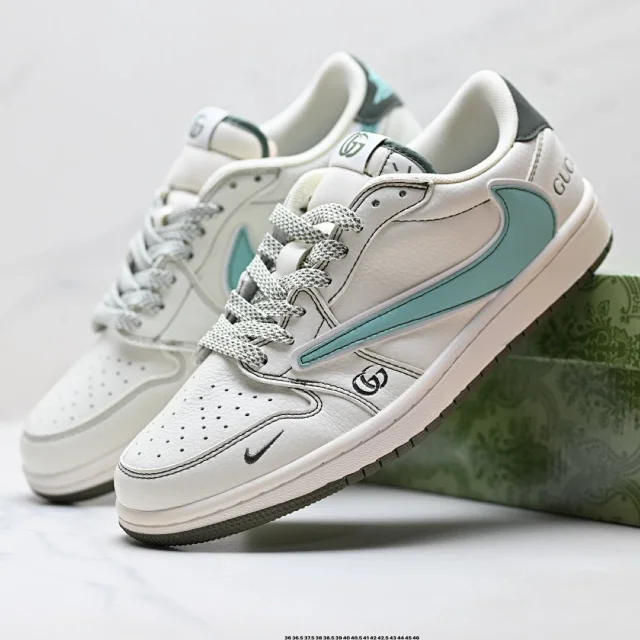 Louis Vuitton Sneakers Low-Top product detail image 1