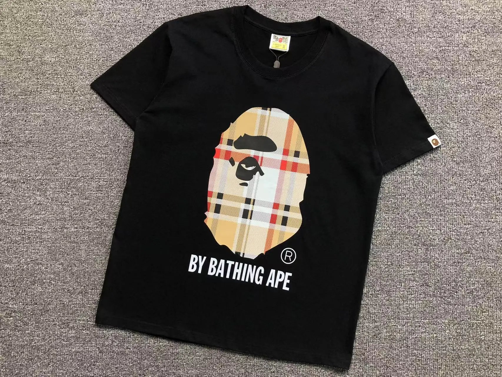 A Bathing Ape T-Shirts Graphic Print — 428 black