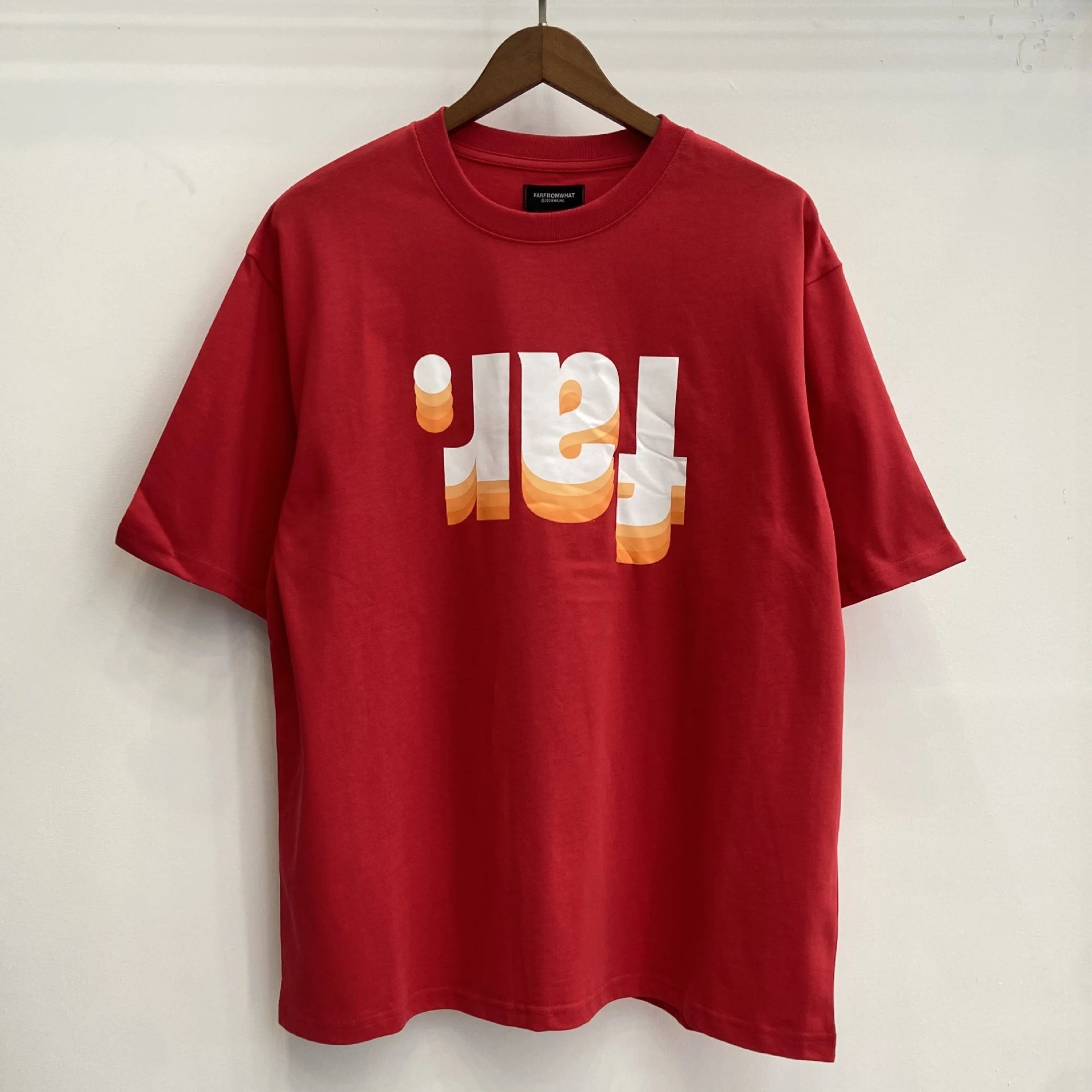 FARFROMWHAT T-Shirts Oversized graphic print — Red F 25