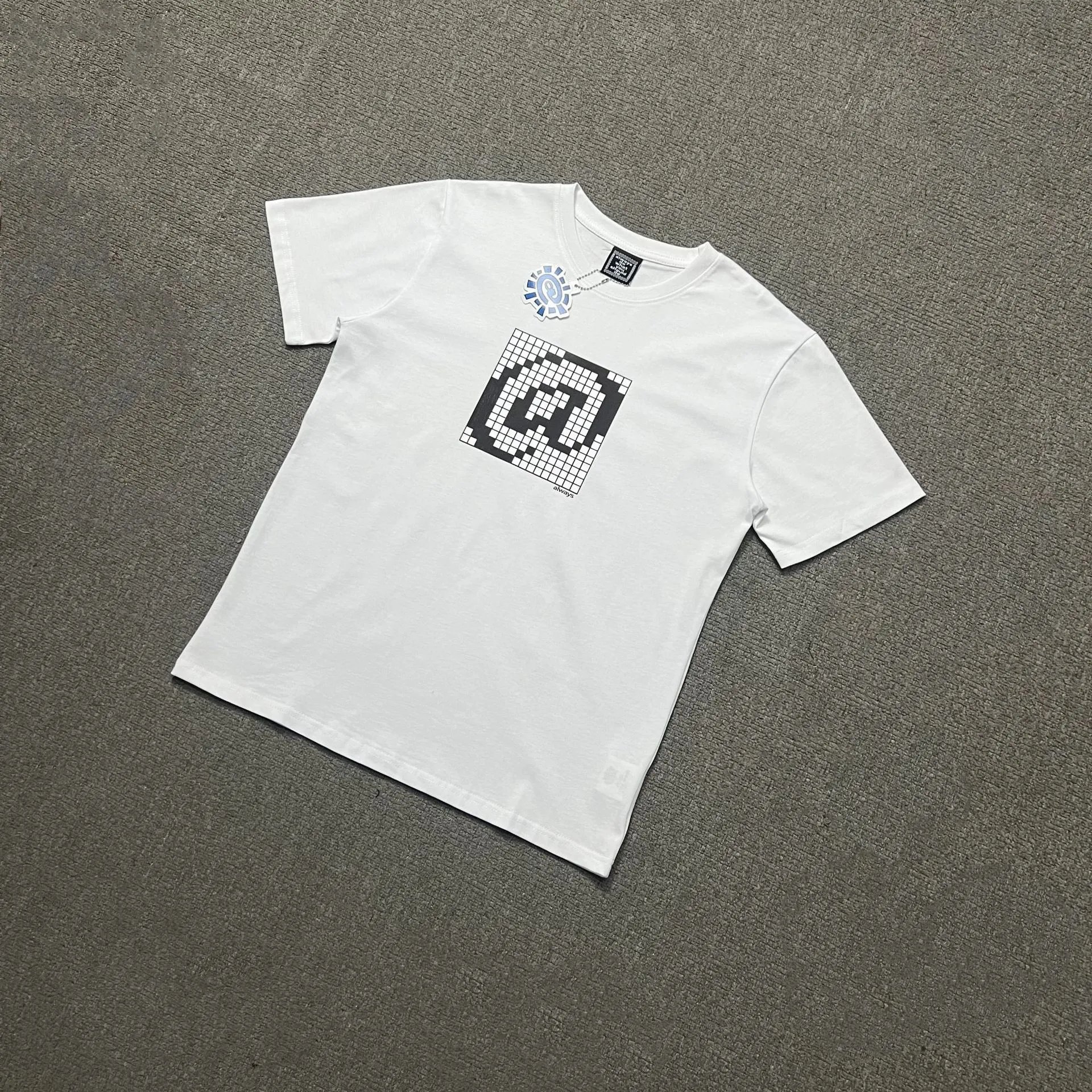 A&D Shorts Sun logo print — AD 27 white