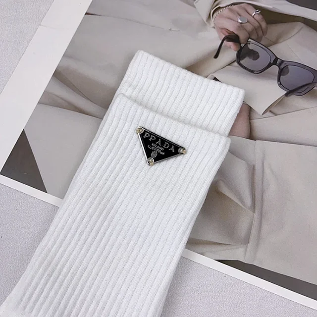 Prada Socks Ribbed crew with triangular logo plaque product detail image 11