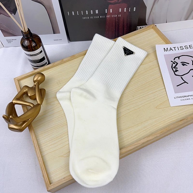 Unbranded Socks Ribbed crew with triangular logo plaque image 3