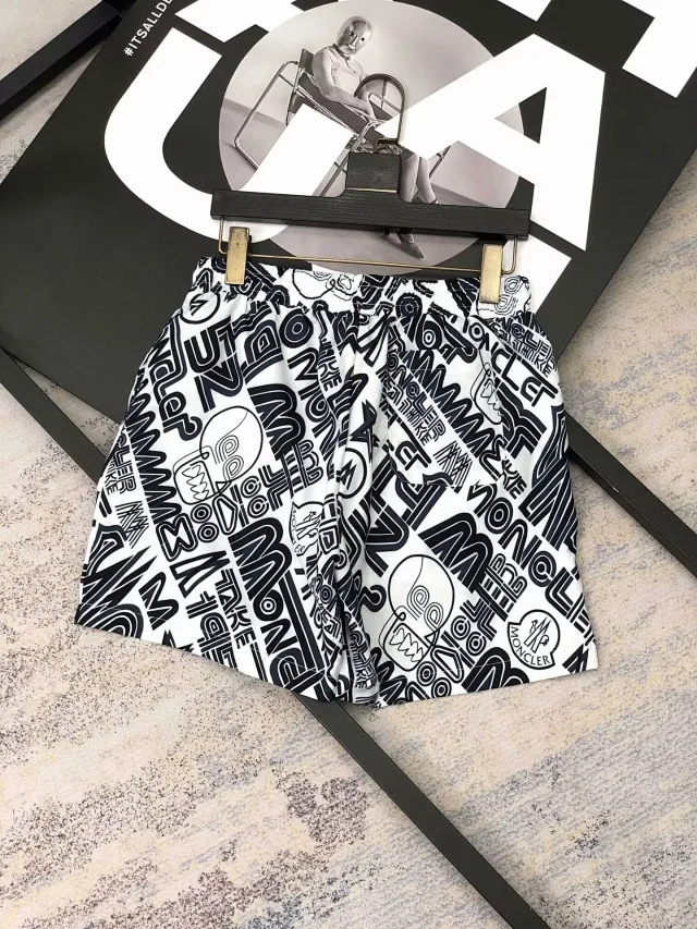 Moncler Shorts Drawstring logo-print product detail image 3