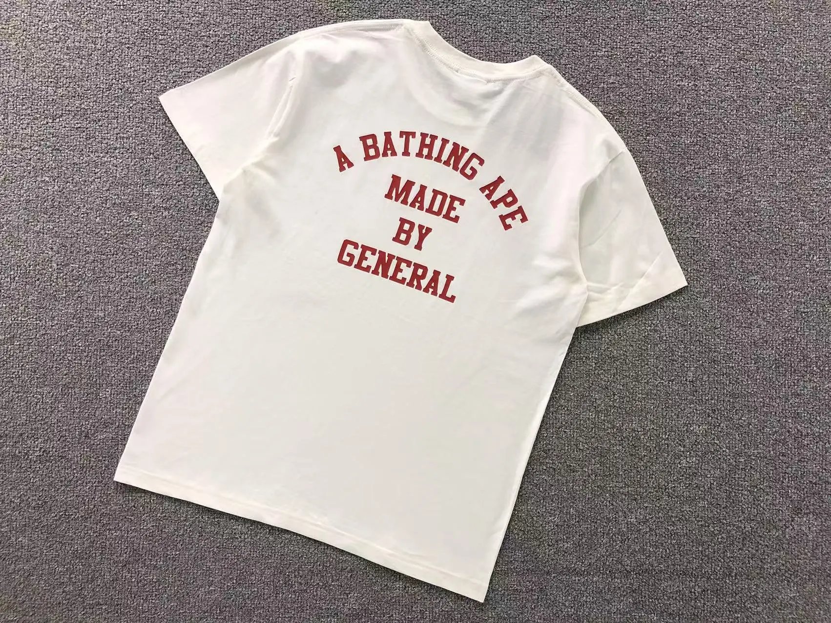 A Bathing Ape T-Shirts Graphic Print — 424 white