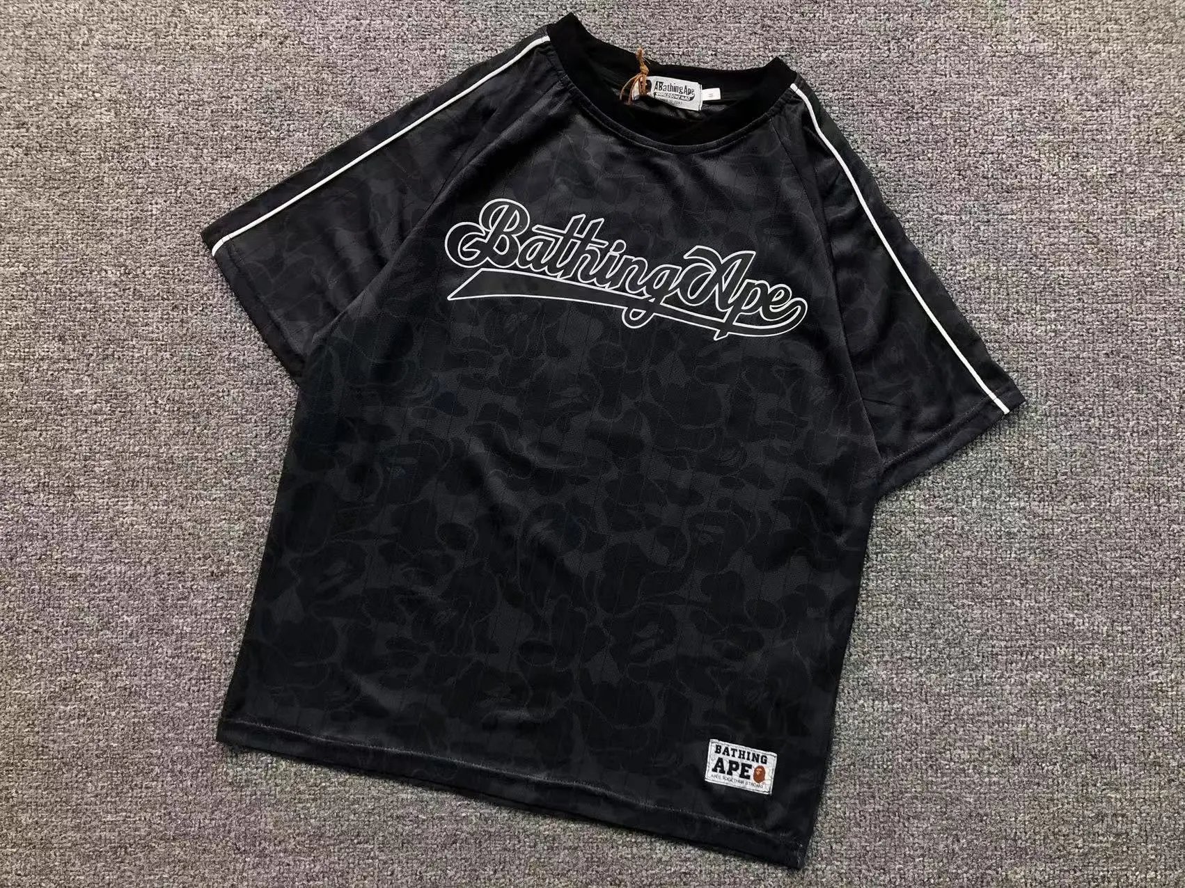 A Bathing Ape T-Shirts Graphic Print — 427 black