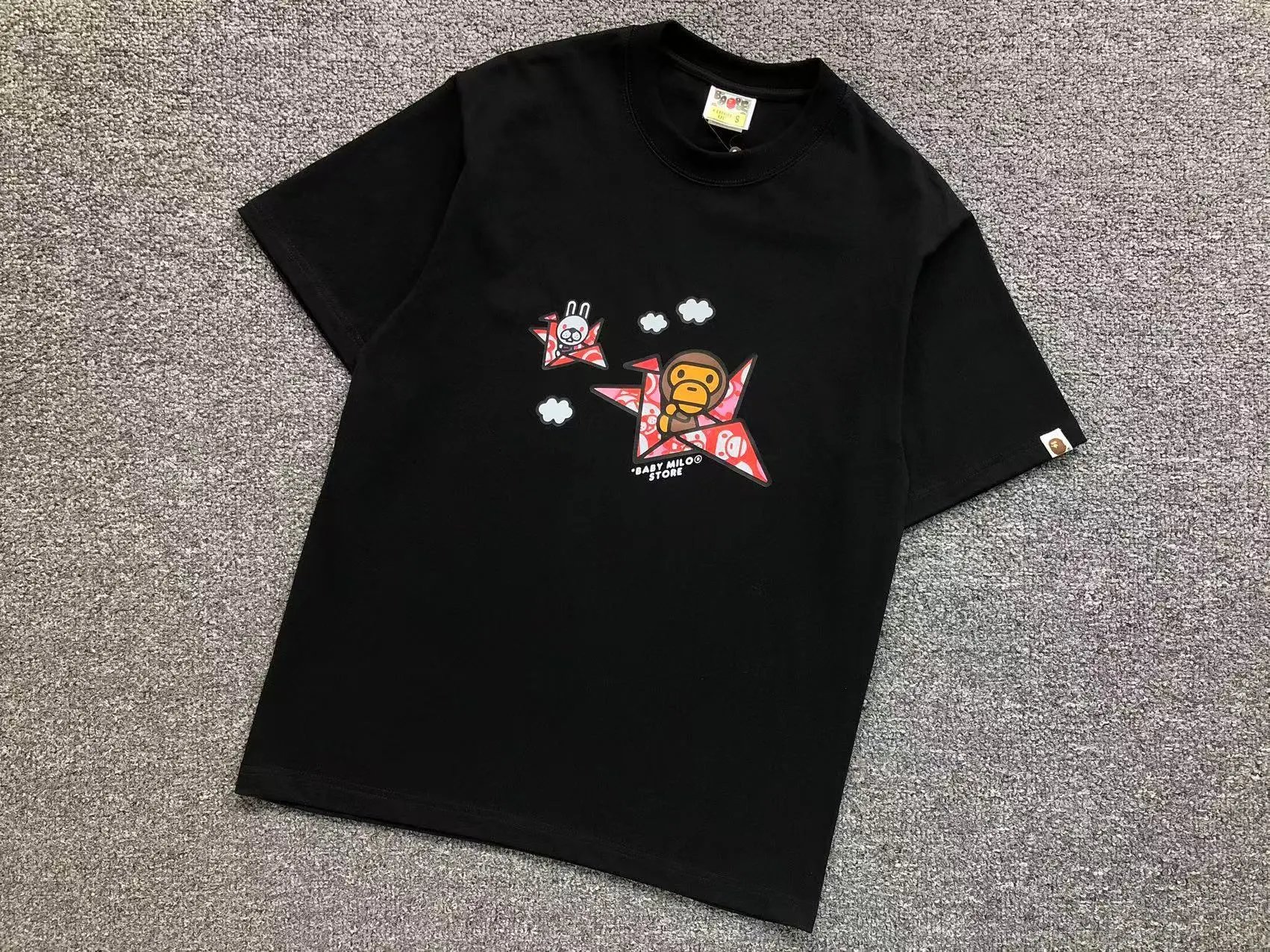 A Bathing Ape T-Shirts Graphic Print — 429 black